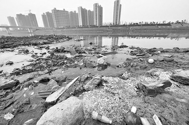洗衣水、餐飲水、養(yǎng)殖尾水、泥漿水、醫(yī)療污泥…… 新版“水條例”“嚴(yán)管”這些污水